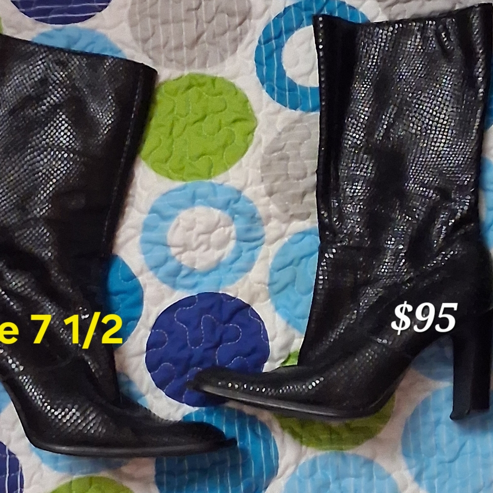 Elegant Black Snakeskin Heeled Boots